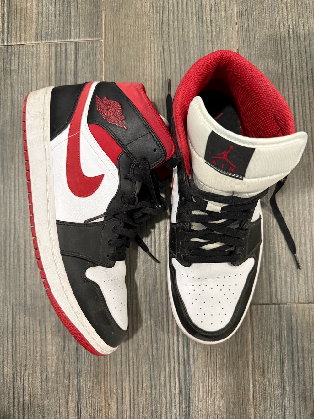 NIKE Air Jordan 1 Mid Men’s Sneakers - Black/White/Red